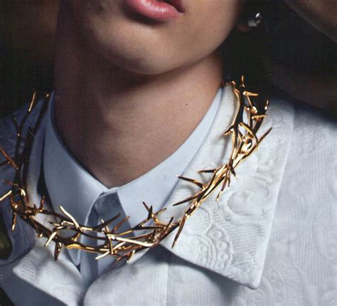 givenchy crown of thorns dazed|The Era.